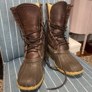 Woman’s size 7 brown LLBean shearling boots leather upper waterproof lower.